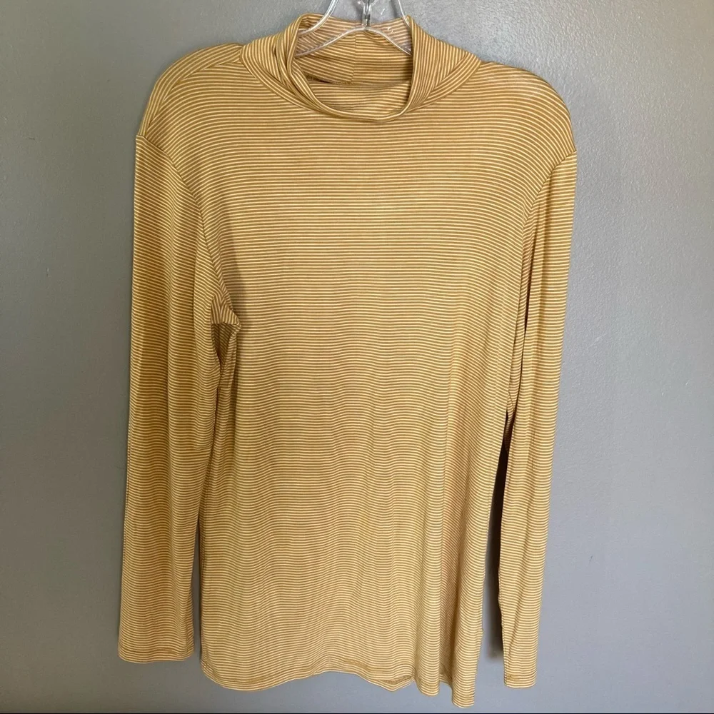 NWOT Eden Ruth Turtle Neck - Picture 1 of 5